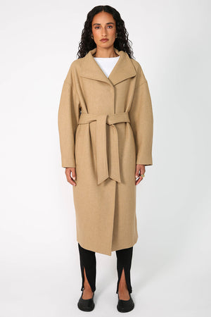funnel coat / camel