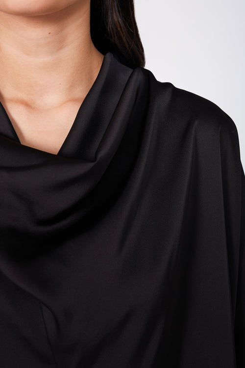 funnelled cape / black