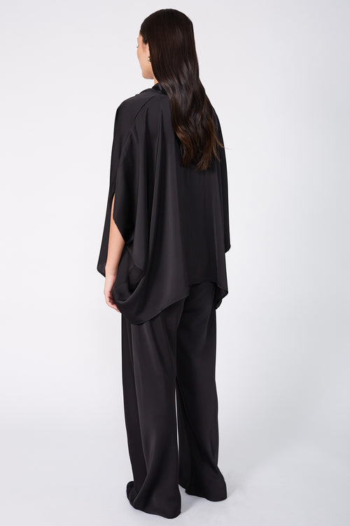 funnelled cape / black
