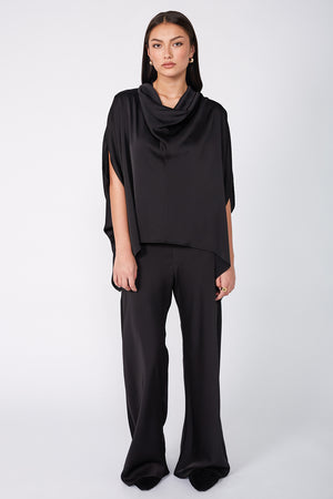 funnelled cape / black