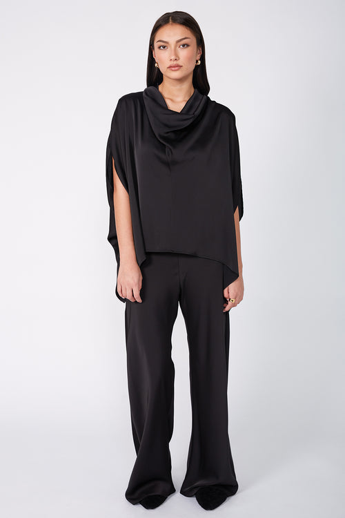 funnelled cape / black