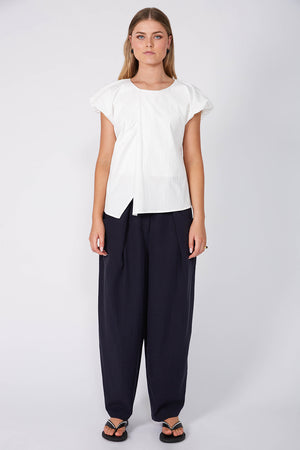 inclined short sleeve top / white