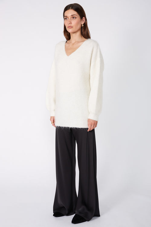inform v neck sweater / brushed ivory cream
