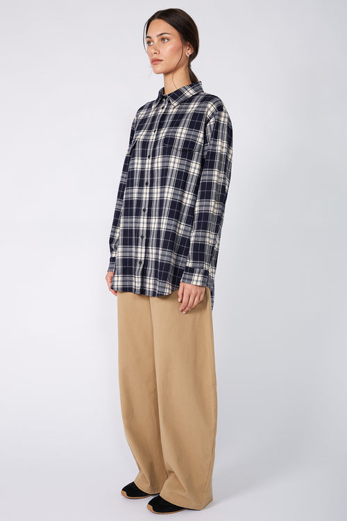 latching shirt / navy | ecru plaid