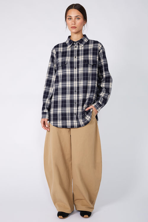 latching shirt / navy | ecru plaid