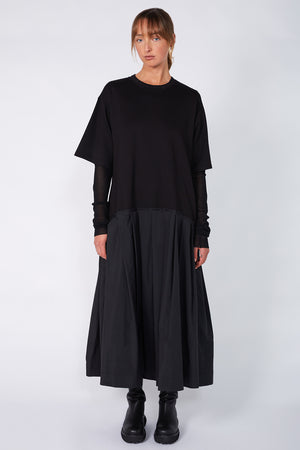 lineated dress / black