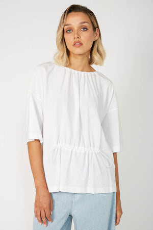 ashed tee / white