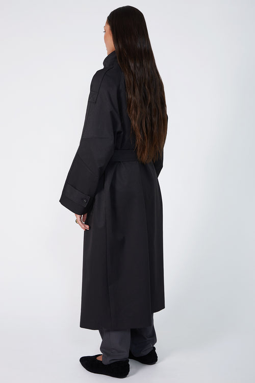 assign trench coat / black