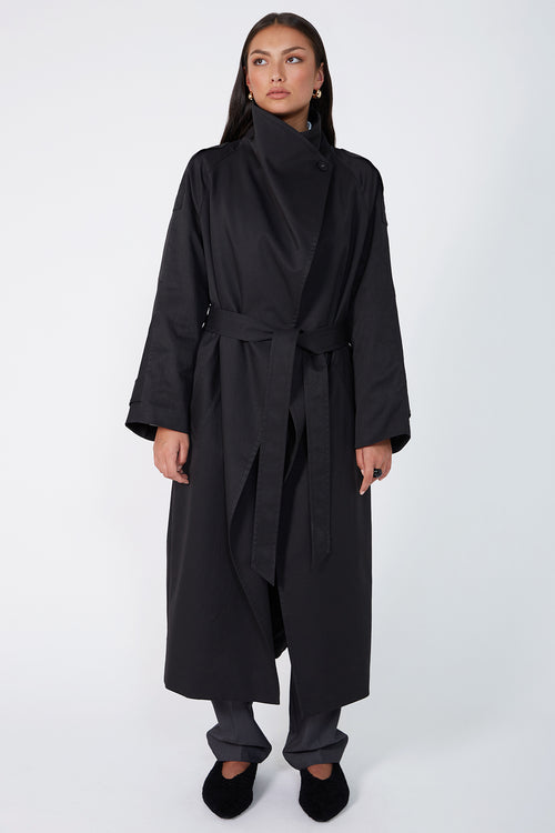 assign trench coat / black