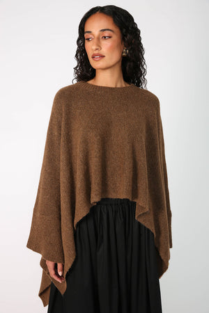cape sleeve / dark camel brown