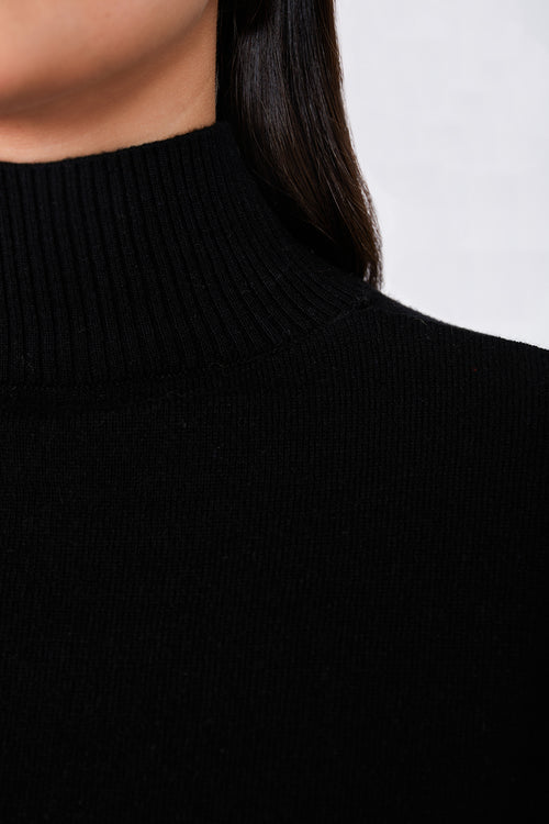 collected sweater / black