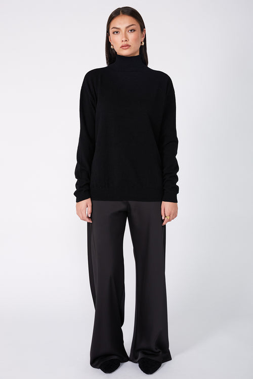 collected sweater / black