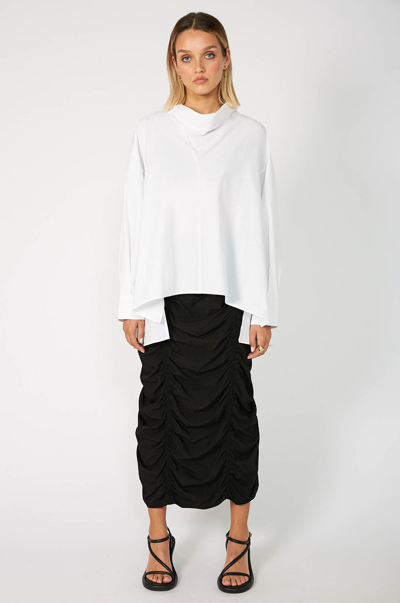 funnelled overshirt / white | m o o c h i