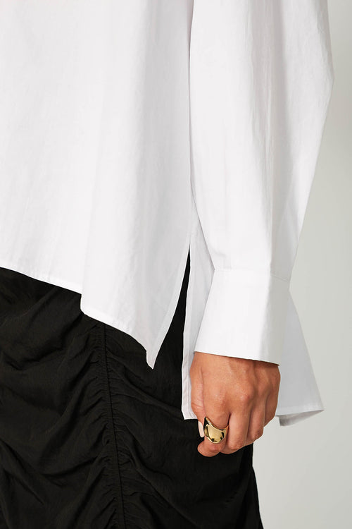 funnelled overshirt / white