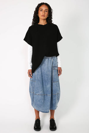 global denim skirt / washed indigo