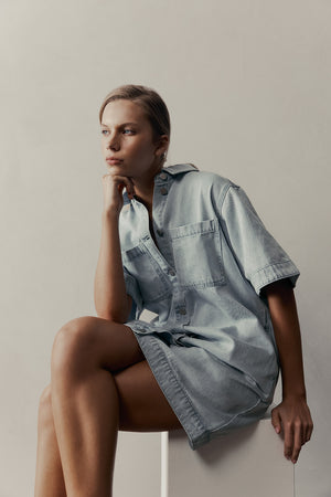 boxed denim dress / faded blue denim
