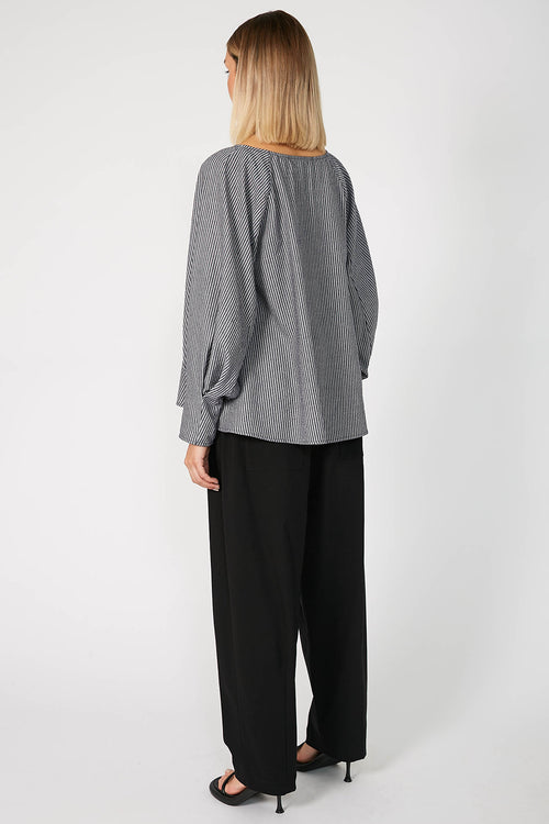 raven top / denim blue|white stripe