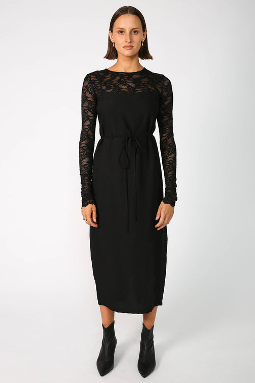strive pinnie dress / black