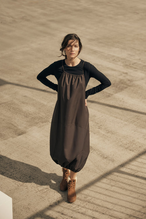 ash pinnie dress / chocolate brown