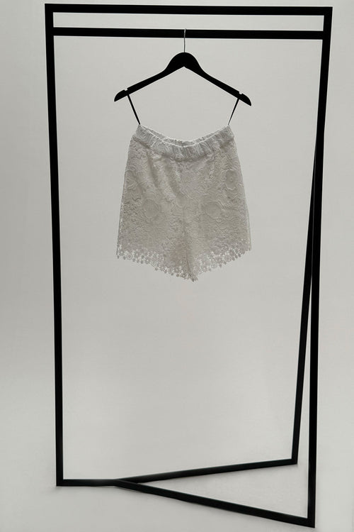 ravel short / white lace