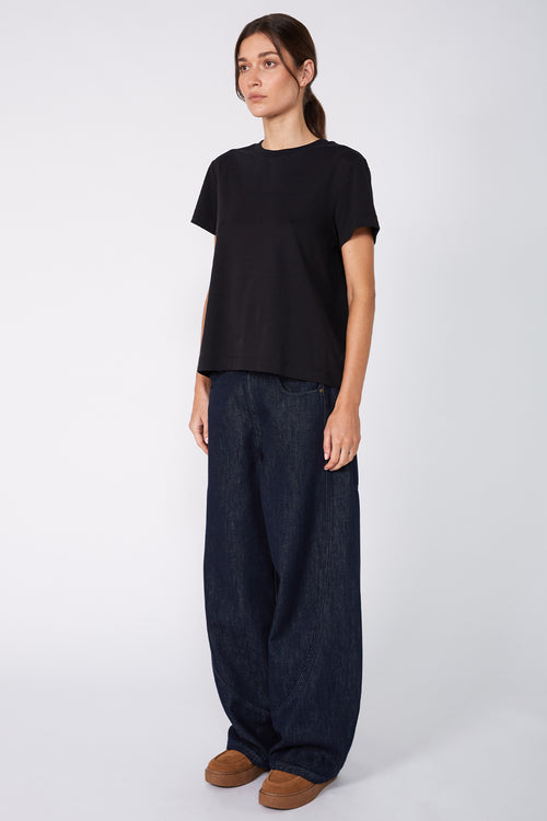 refine short sleeve tee / black