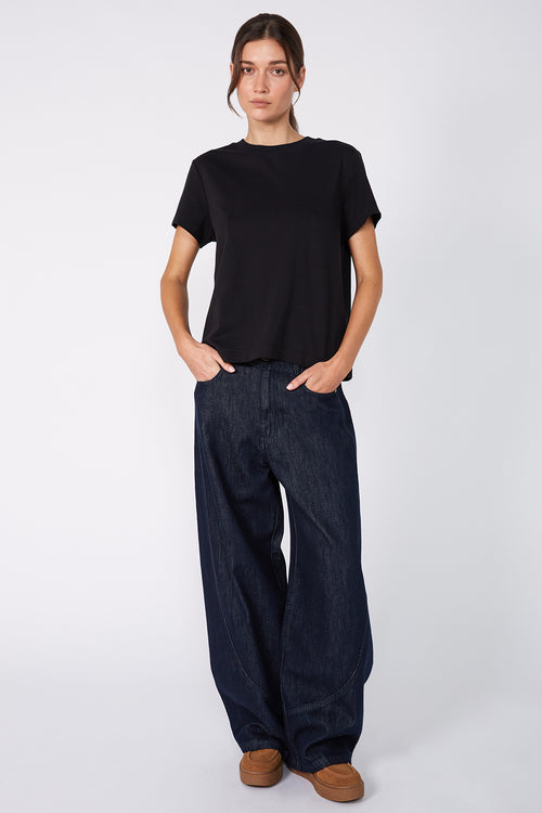 refine short sleeve tee / black