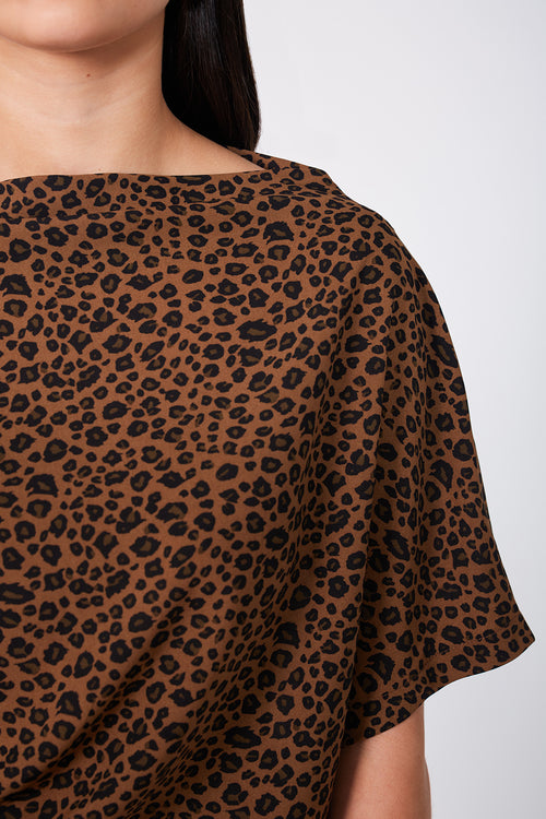 related top / toffee|black animal print