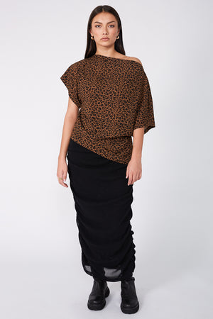 related top / toffee|black animal print
