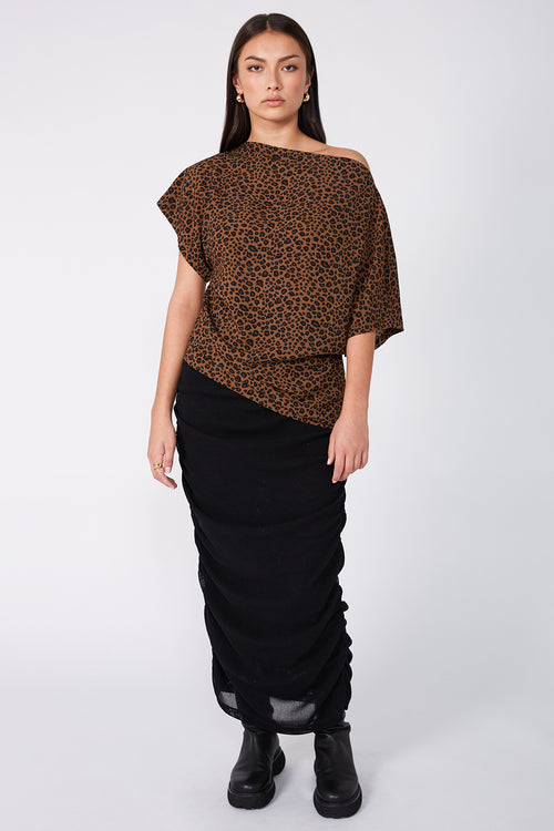 related top / toffee|black animal print