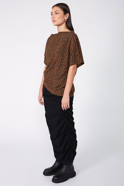 related top / toffee|black animal print