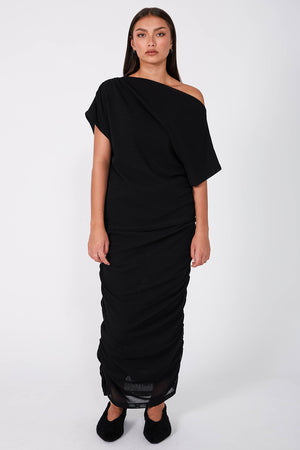 retaliate top / black