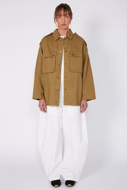 shelter shacket / tawny caramel