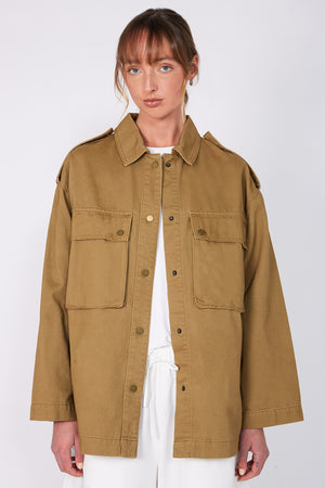 shelter shacket / tawny caramel