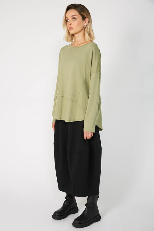 overturn top / matcha green