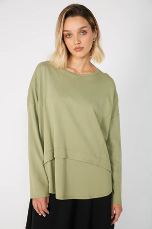 overturn top / matcha green