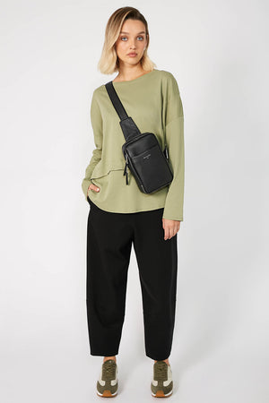 overturn top / matcha green