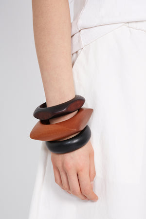 stacked wooden bracelet / black|tan