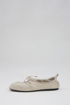 studio ballet flat / ivory