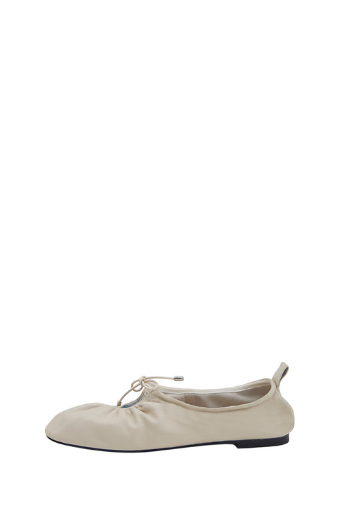 studio ballet flat / ivory