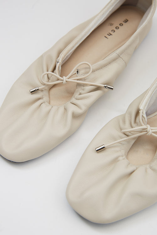 studio ballet flat / ivory