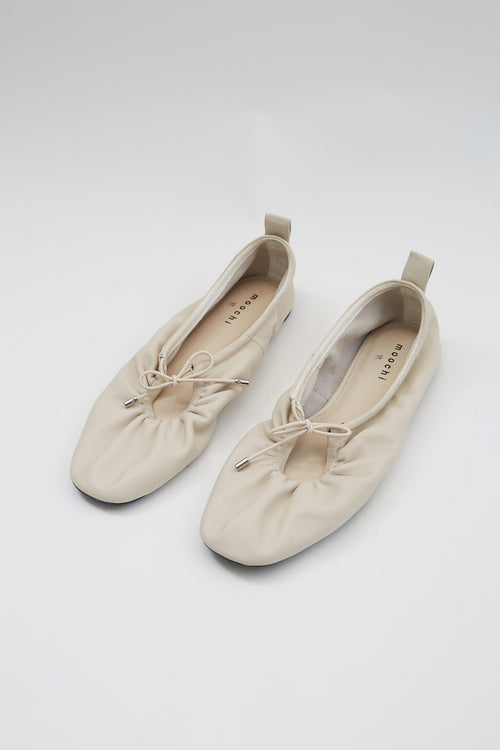 studio ballet flat / ivory