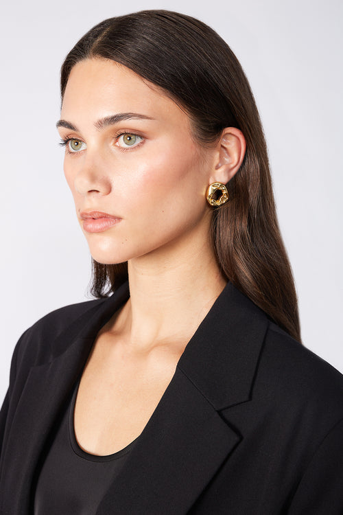 textured earring / gold