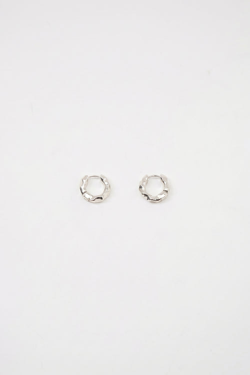 textured huggy earring / silver