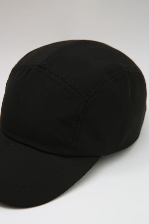 token cap / black