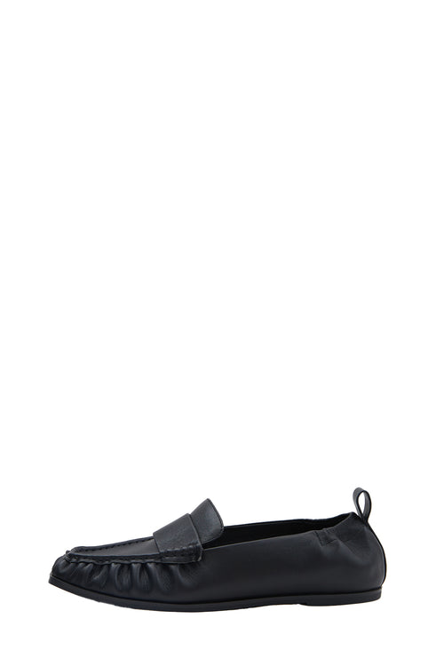 veered loafer / black