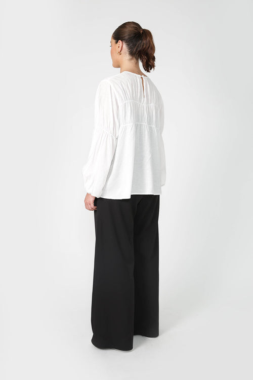section top / ivory white