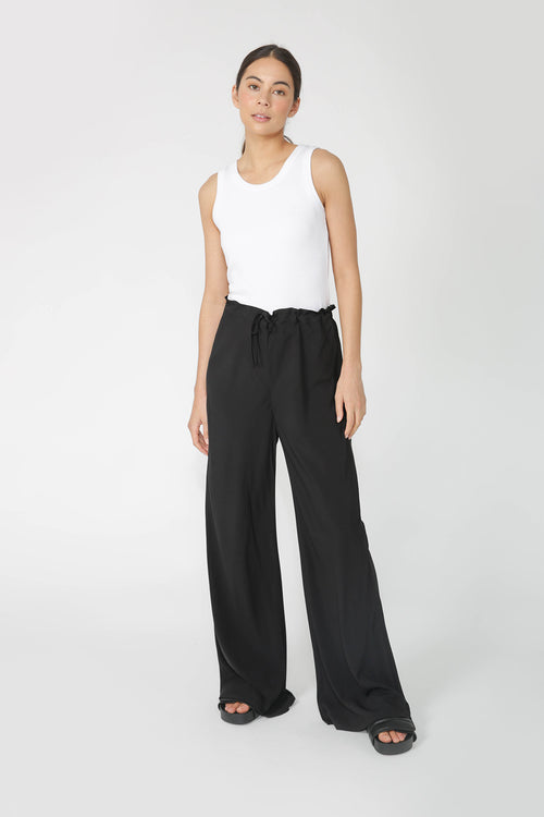 frame bias pant / black