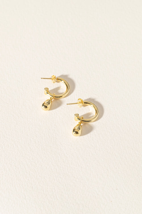 teardrop hoop earrings / gold