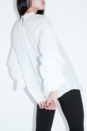 ruff shirt / white