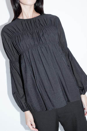 section top / black